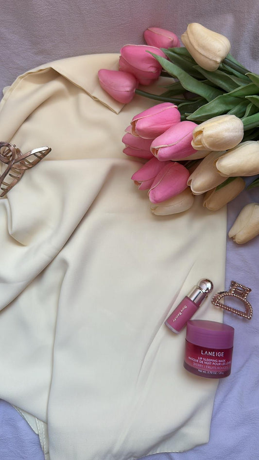 (BEST SELLER) Hijab Soie de Médine Jaune Opaline – Douceur & Lumière